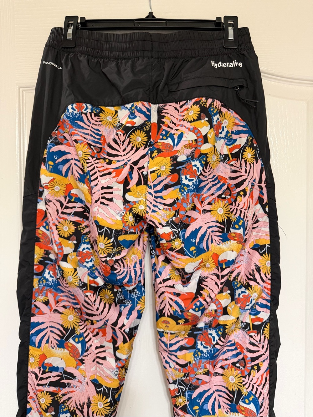 The North Face Hydrenaline 2000 Floral Mushroom Windwall Jogger Pants Small - Picture 9 of 12